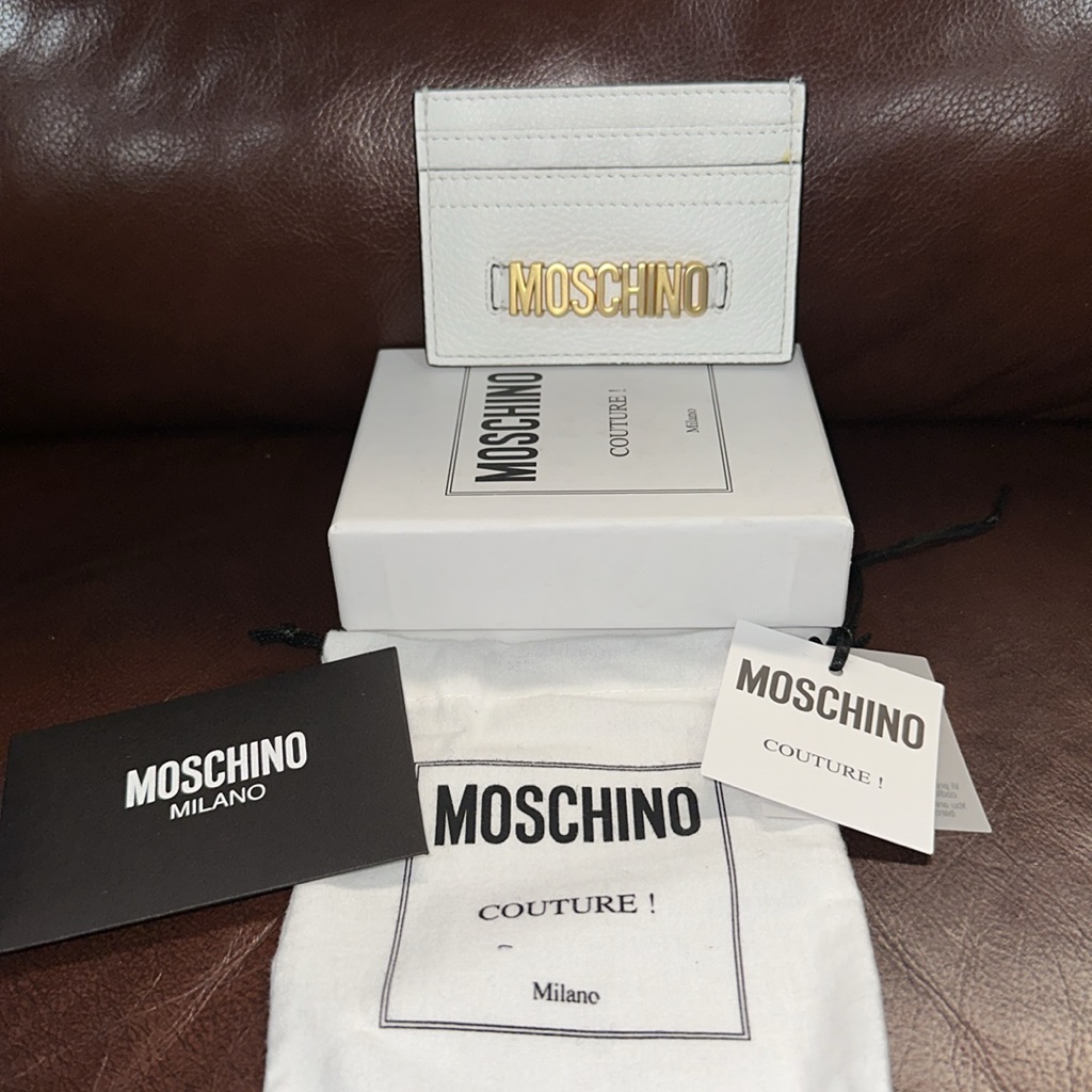 Authentic New Moschino Logo White Leather Card Case Card Holder